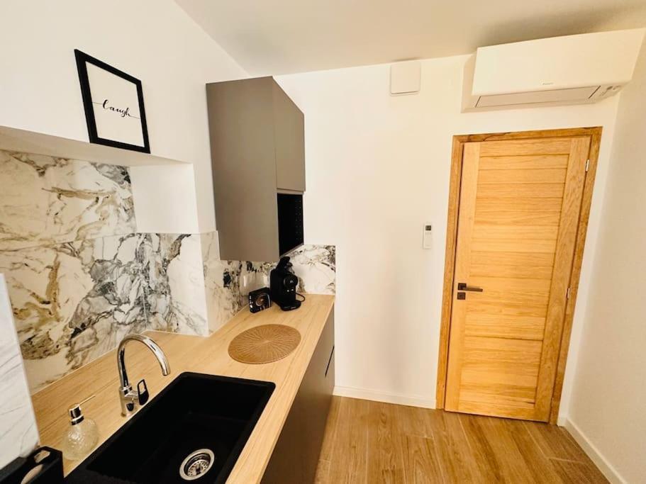 Les Appartements De Nana 4 - Studio Hypercentre, Rue Meynadier, Palais & Plage, Clim, Wifi Cannes Buitenkant foto